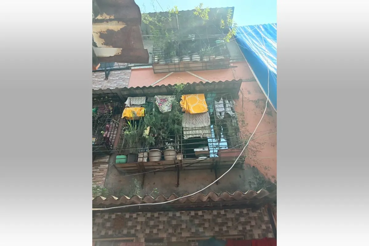2 BHK House in Mumbai