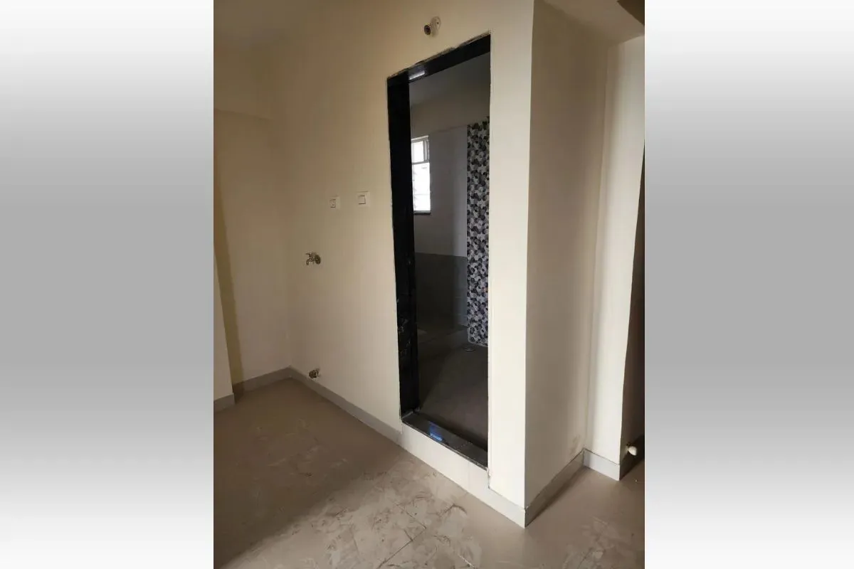 1 RK Unfurnished Flat