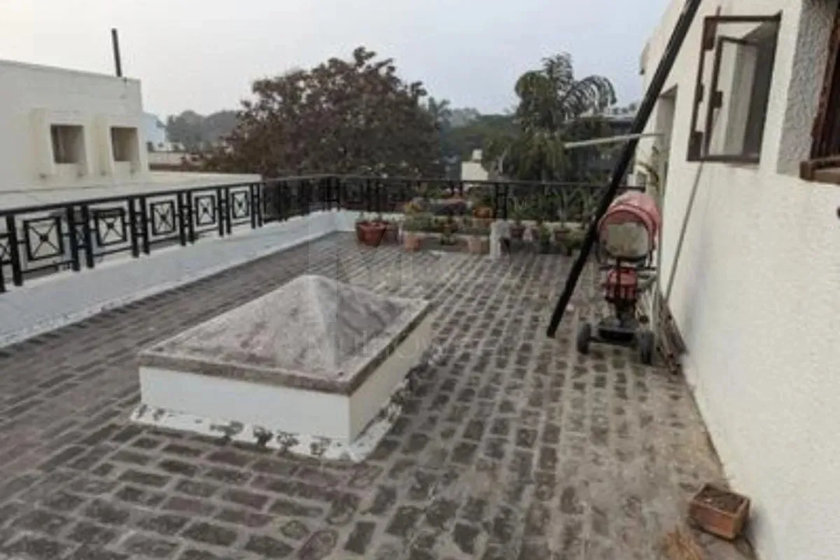  2 BHK House 