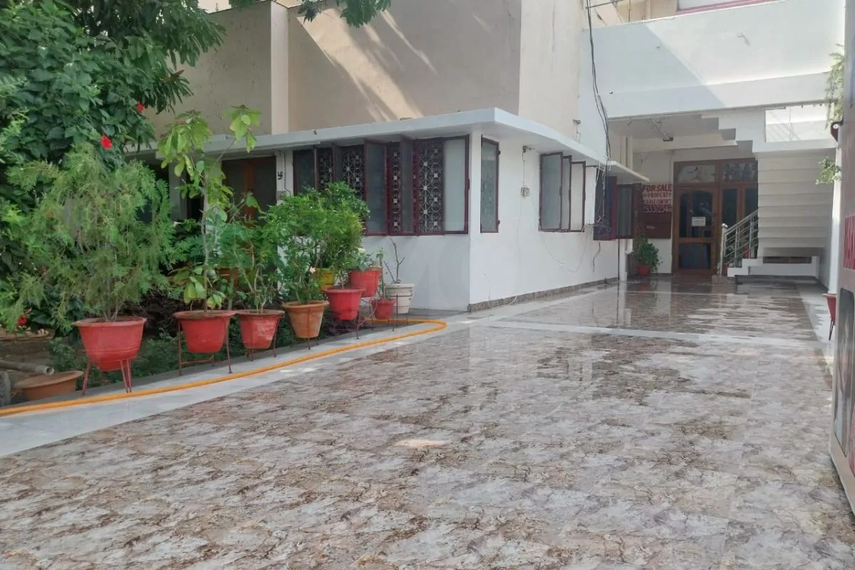 11 BHK House in Lucknow