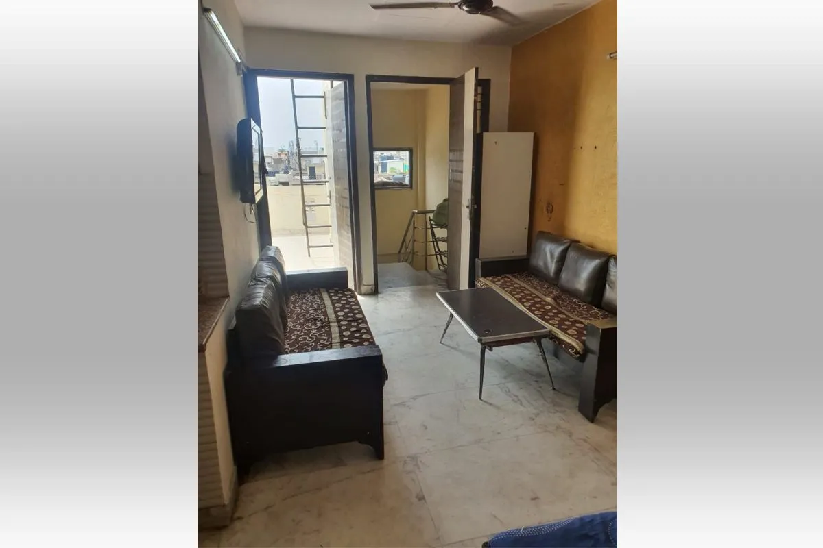 1 BHK Flat in Delhi