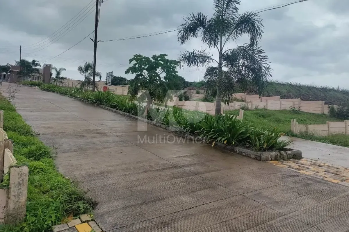 Plot in Pune