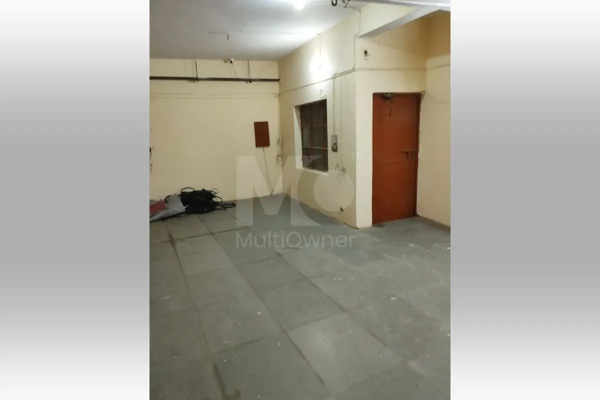 Shop in Noida
