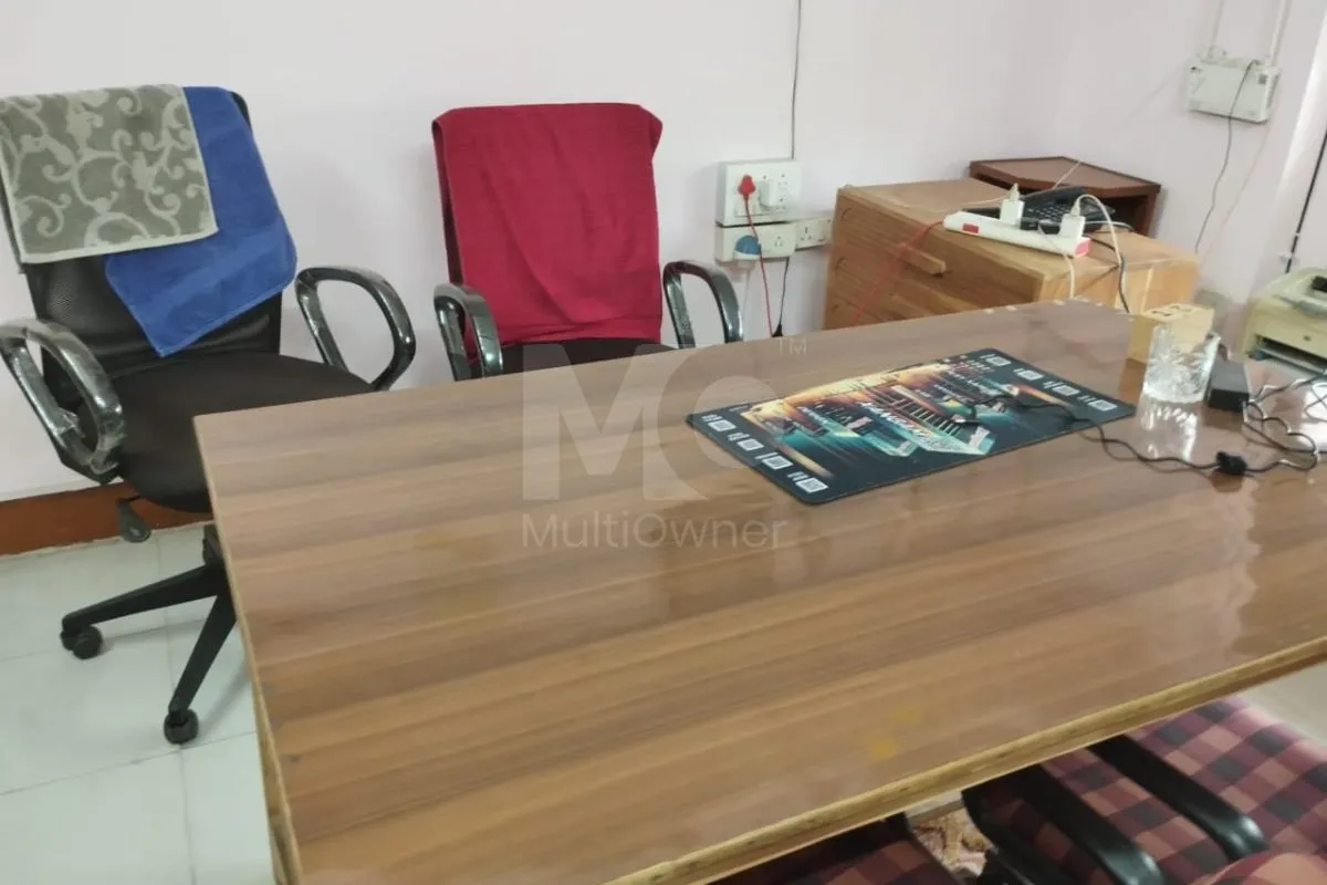 Shop in Noida