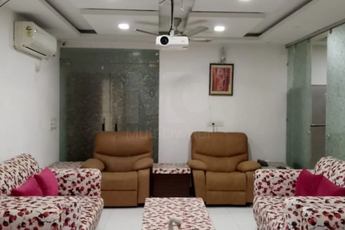 5 BHK in Greater Noida