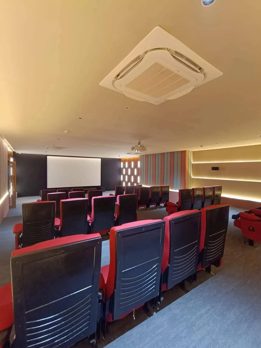 4 BHK Flat in Hyderabad