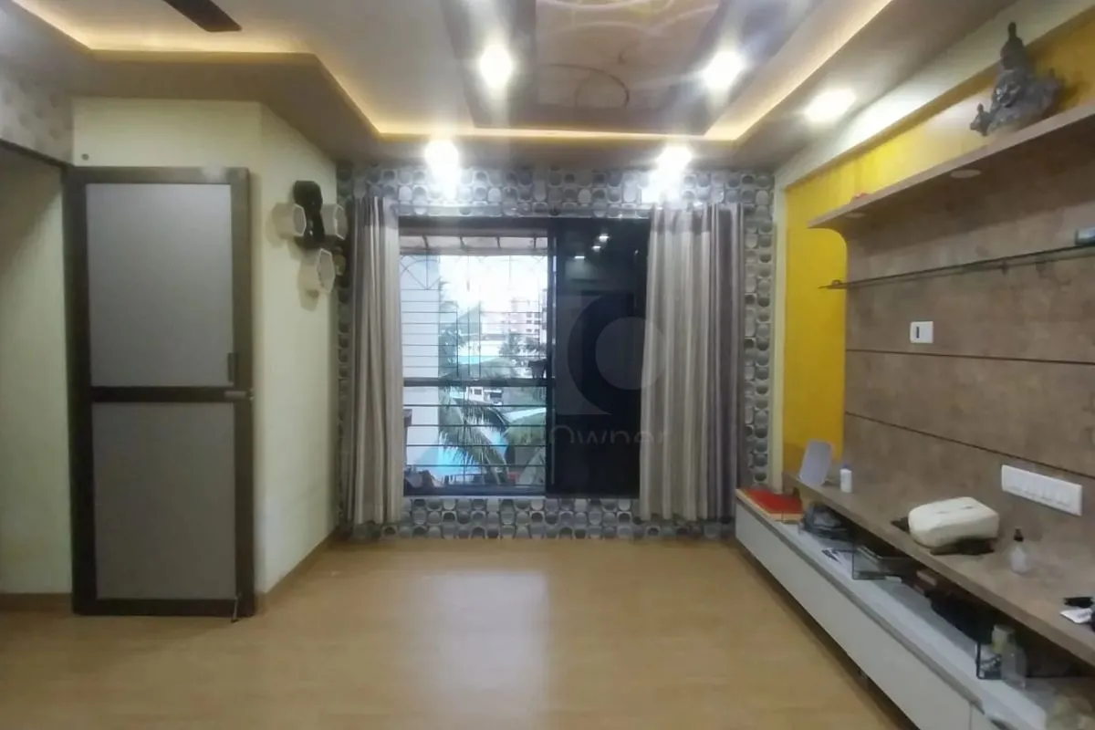 Flat in Thane West