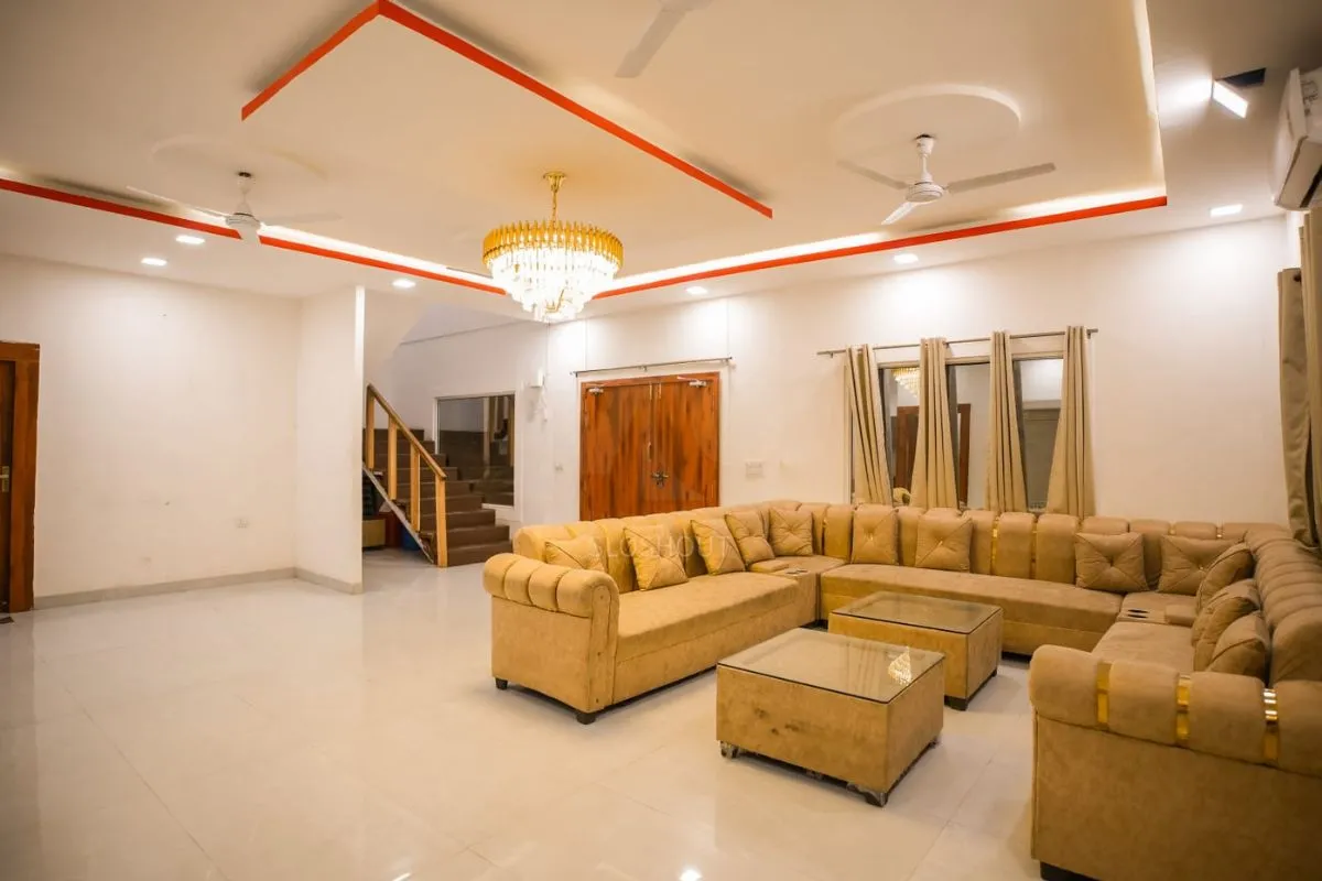 Farmhouse for Rent in Noida