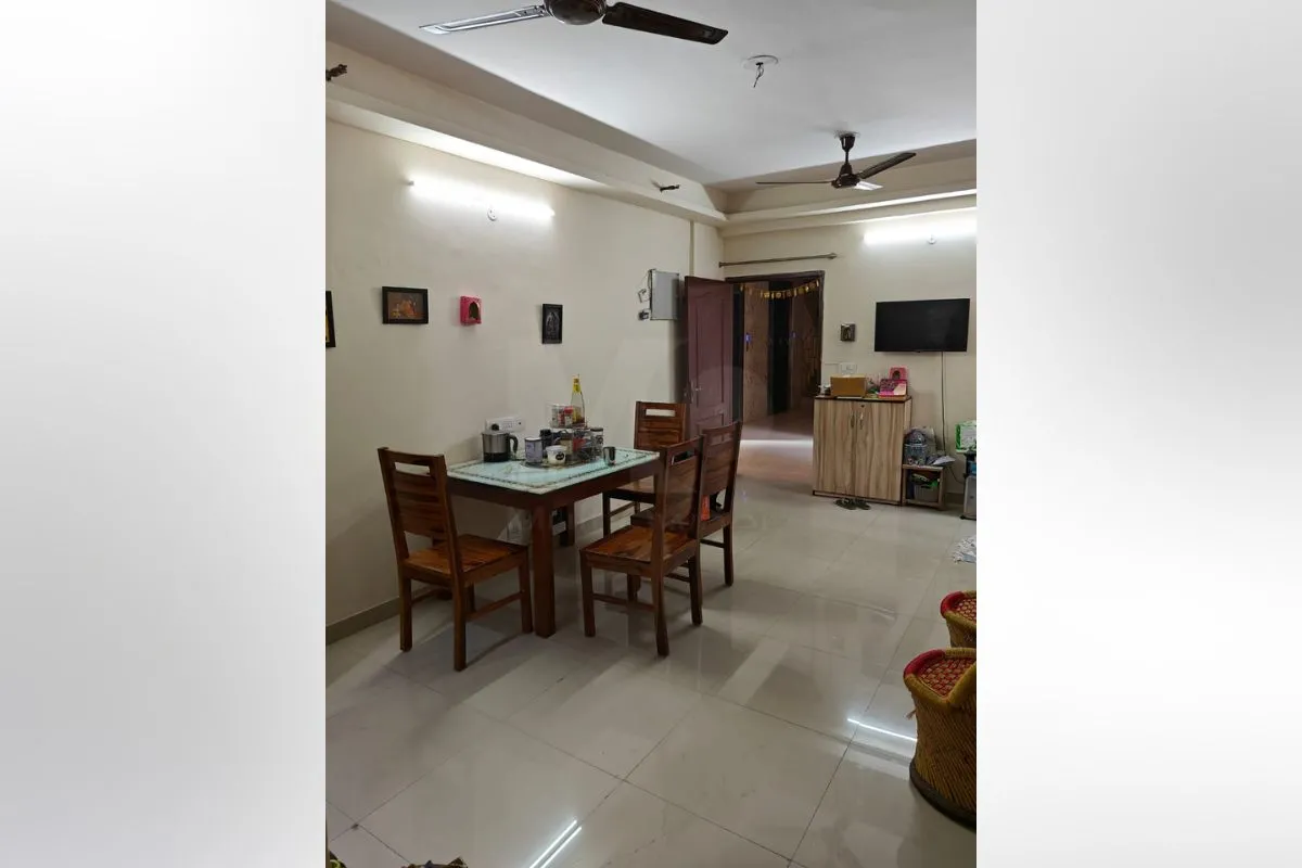 Flat in Sector 16, Greater Noida