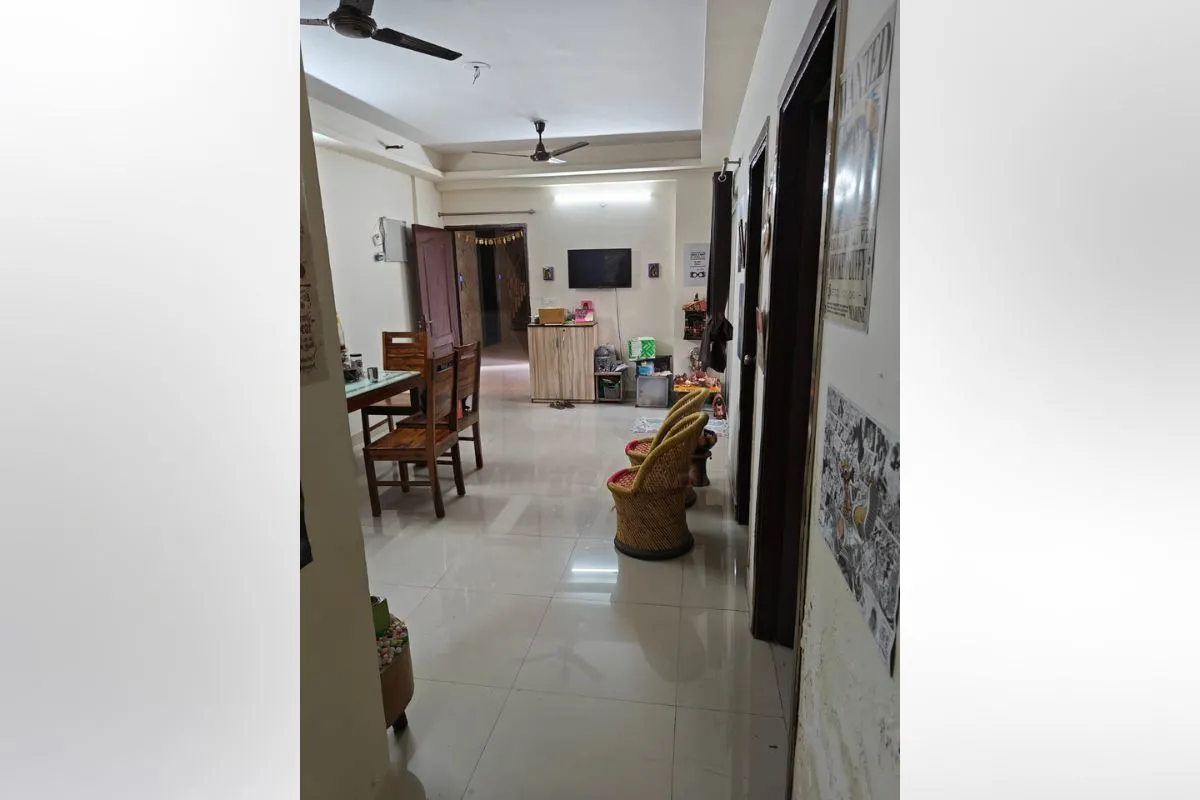 Flat in Sector 16, Greater Noida
