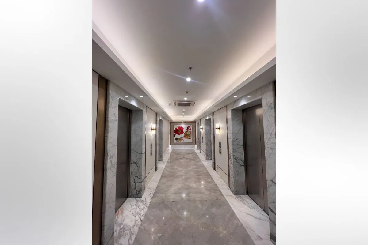 Apartment in DLF One Midtown