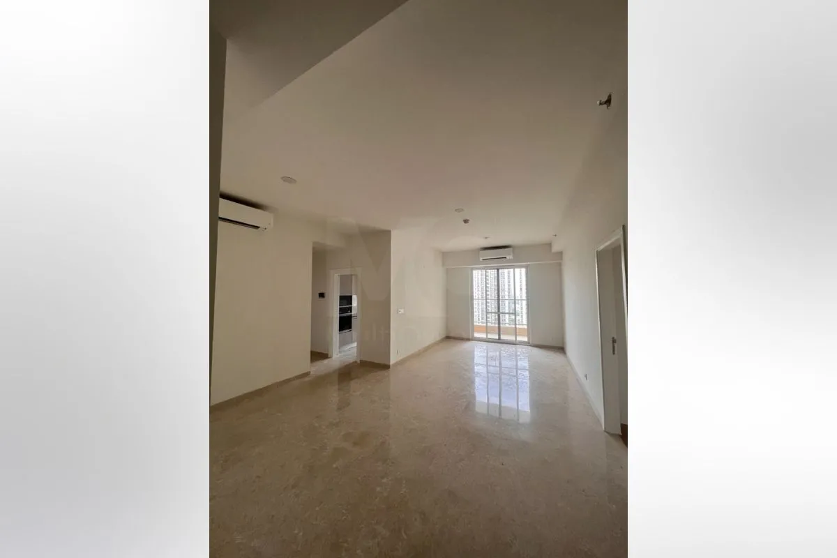 Apartment in DLF One Midtown