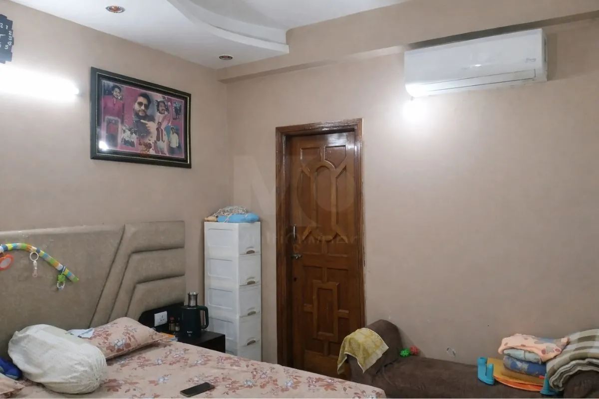 Independent Floor in Azad Nagar