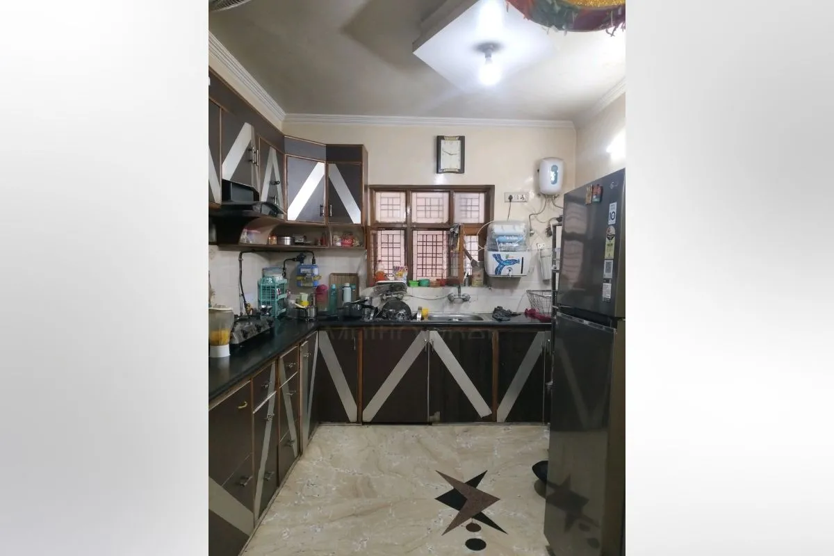Independent Floor in Azad Nagar