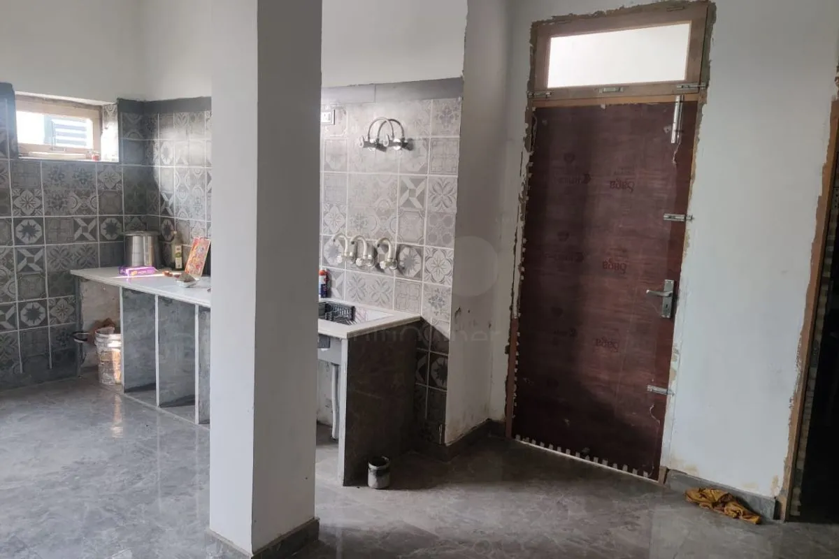  2 BHK Flat for Rent in Tronica City