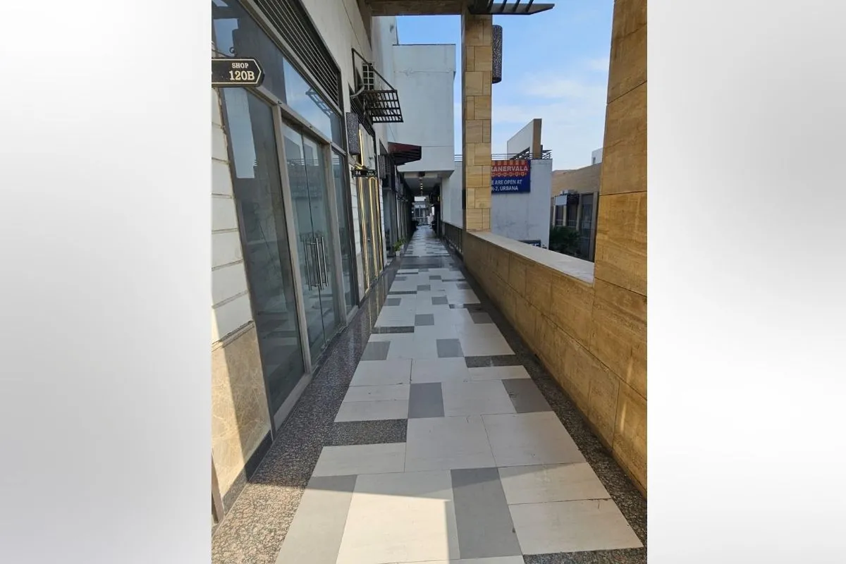 Showroom in Sector 67