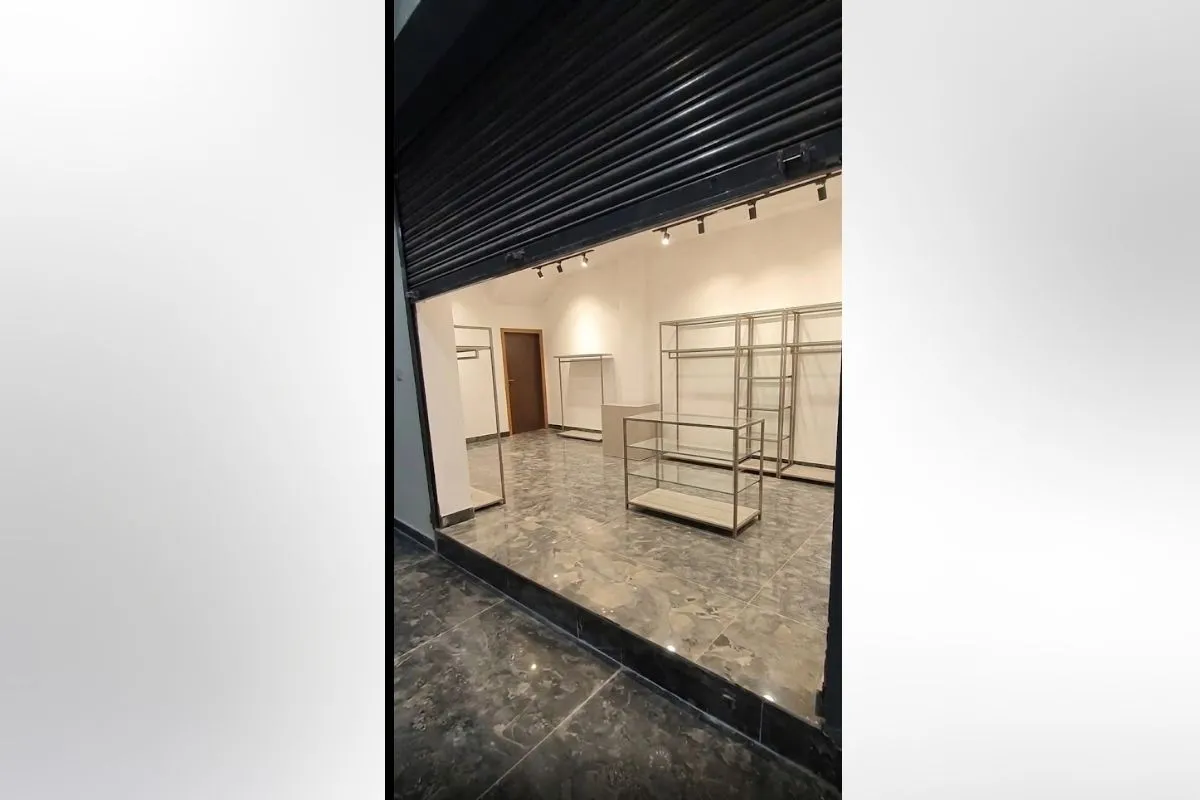 Commercial Showroom in Sector 24