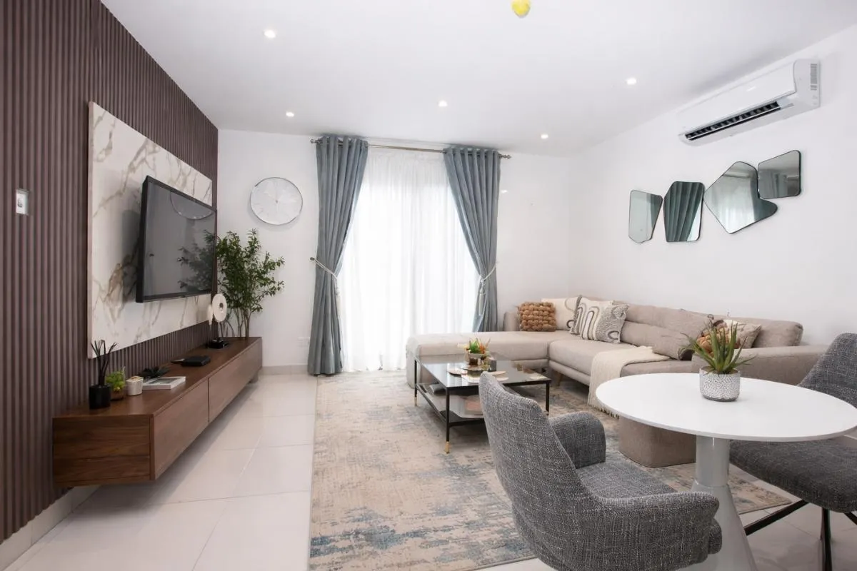 2 BHK Apartment in Sector 24