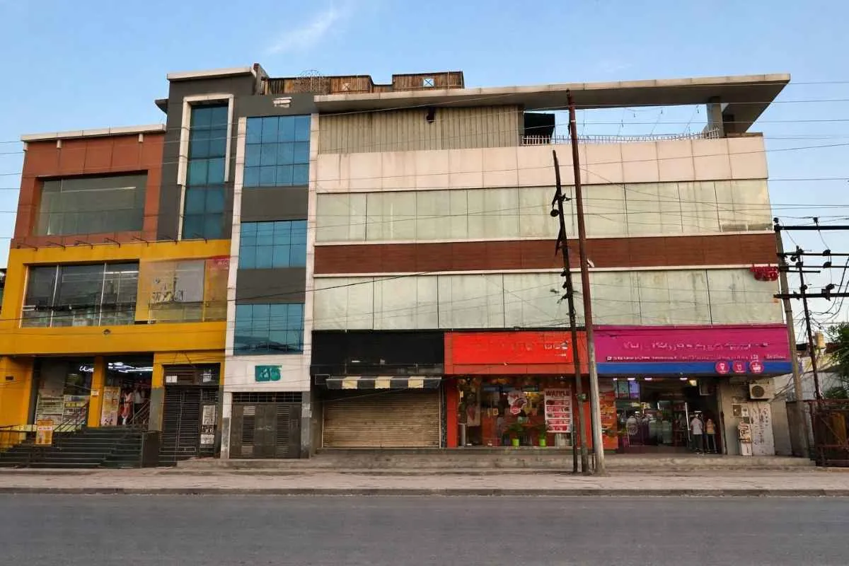  Shop for Rent in Ramghat Rd