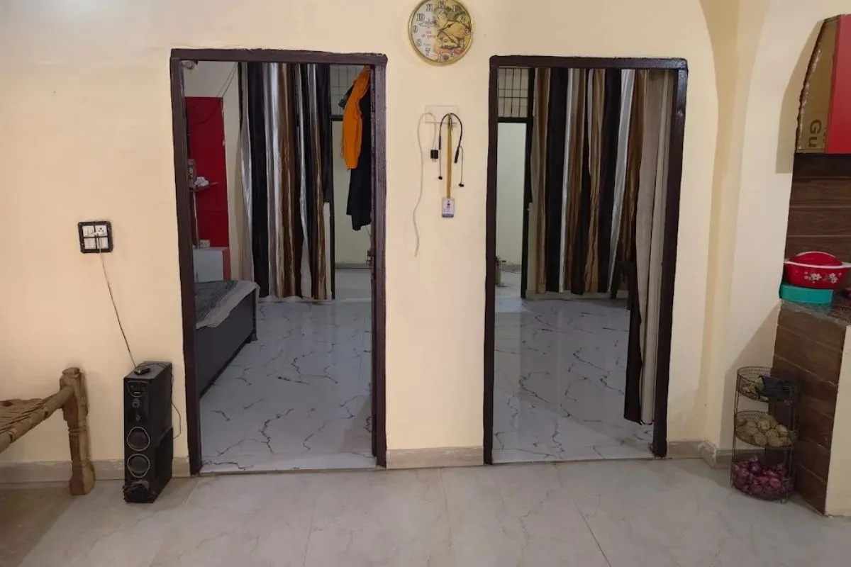  House for Rent in Sector 1