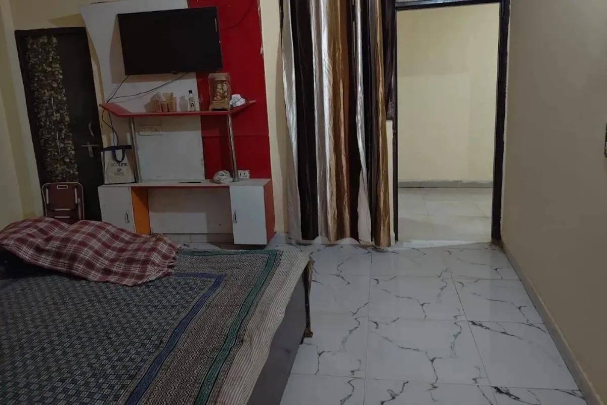  House for Rent in Sector 1