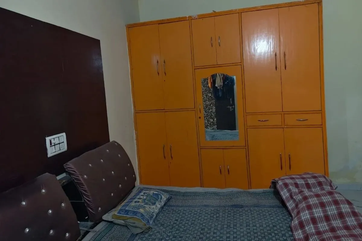  House for Rent in Sector 1