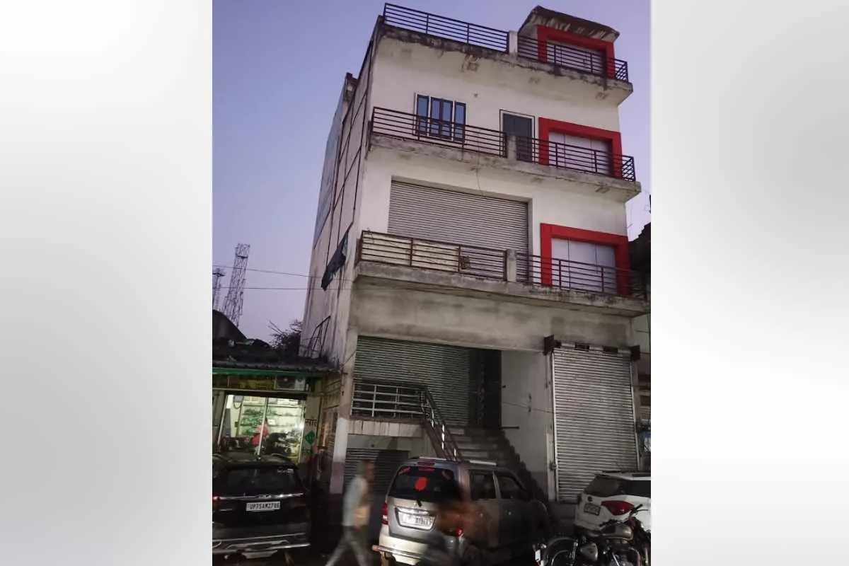 Showroom for Rent in Etawah