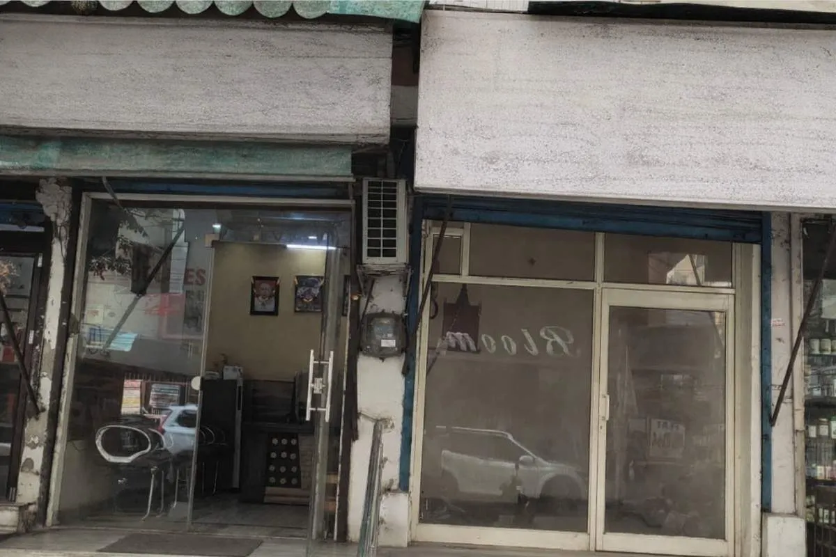Commercial Shop in Sector 16