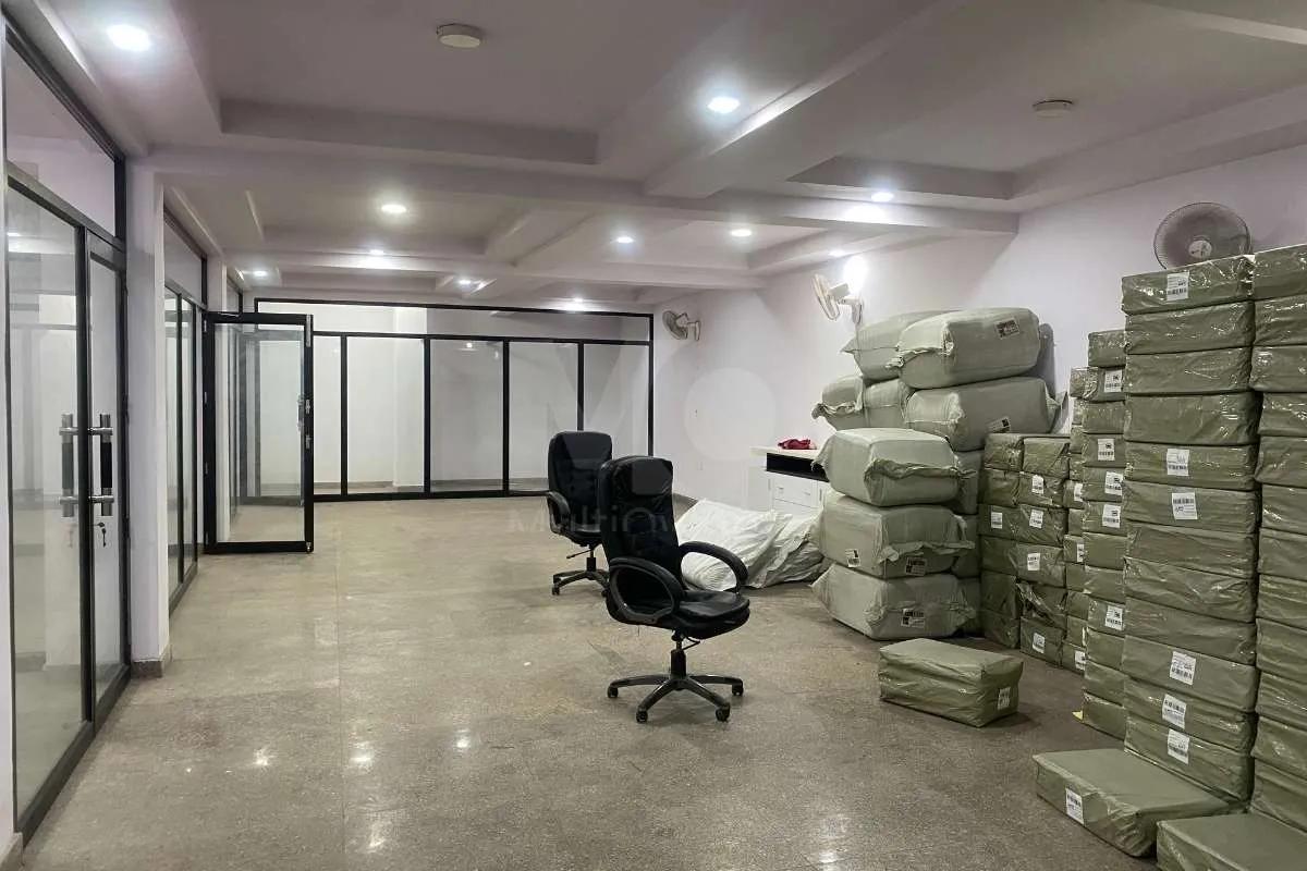 Commercial Showroom in Karol Bagh