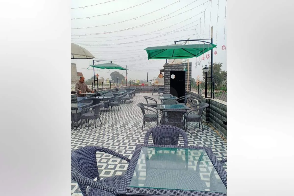 Commercial Showroom in Barnala