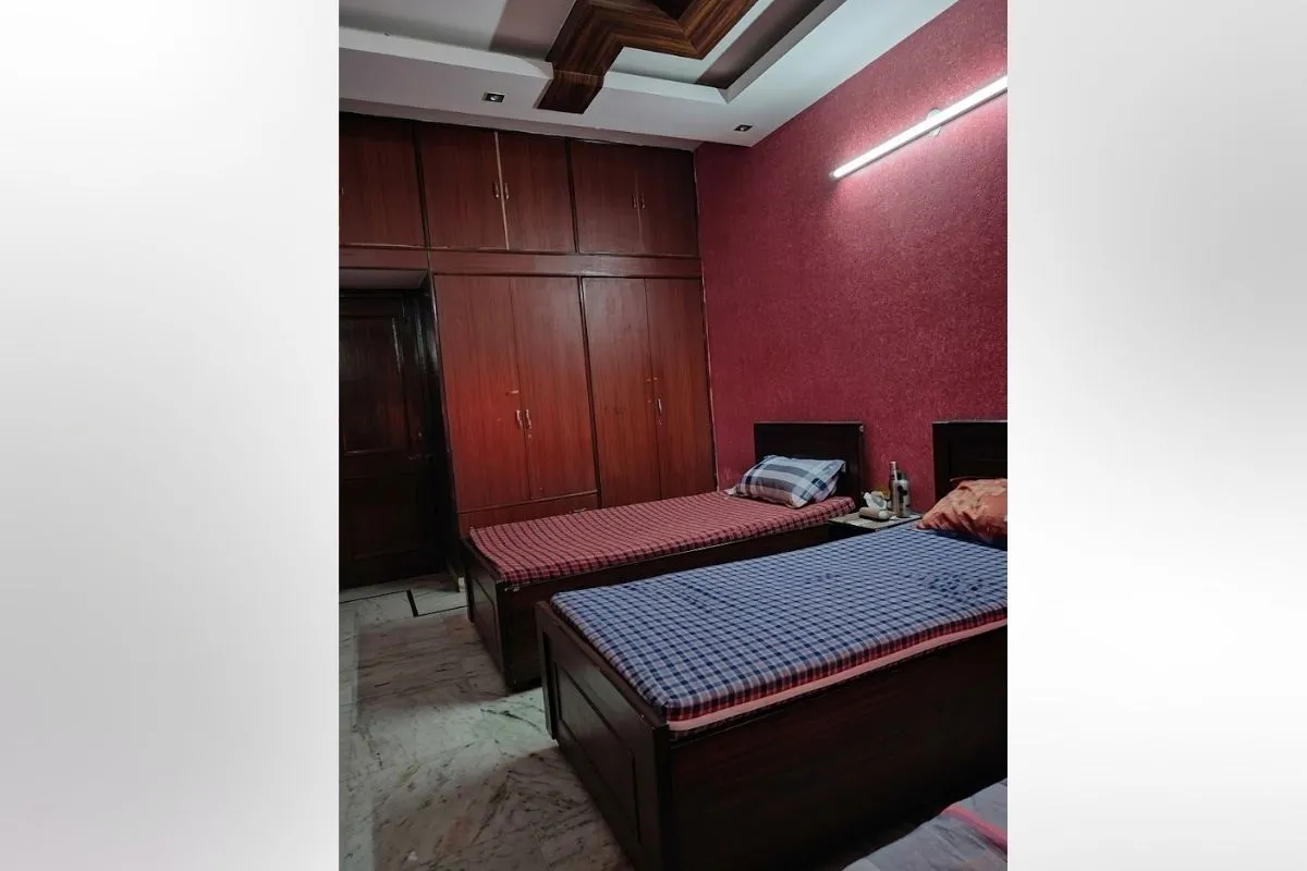 PG for Rent in Sector 21B