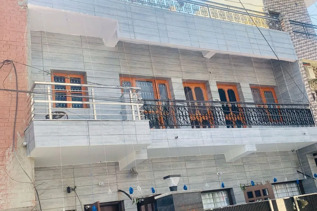 4 Bhk Semi Furnished Flat